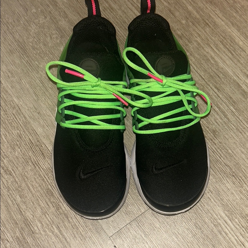 Big Kids Black and Green Nike Air Presto Sneakers